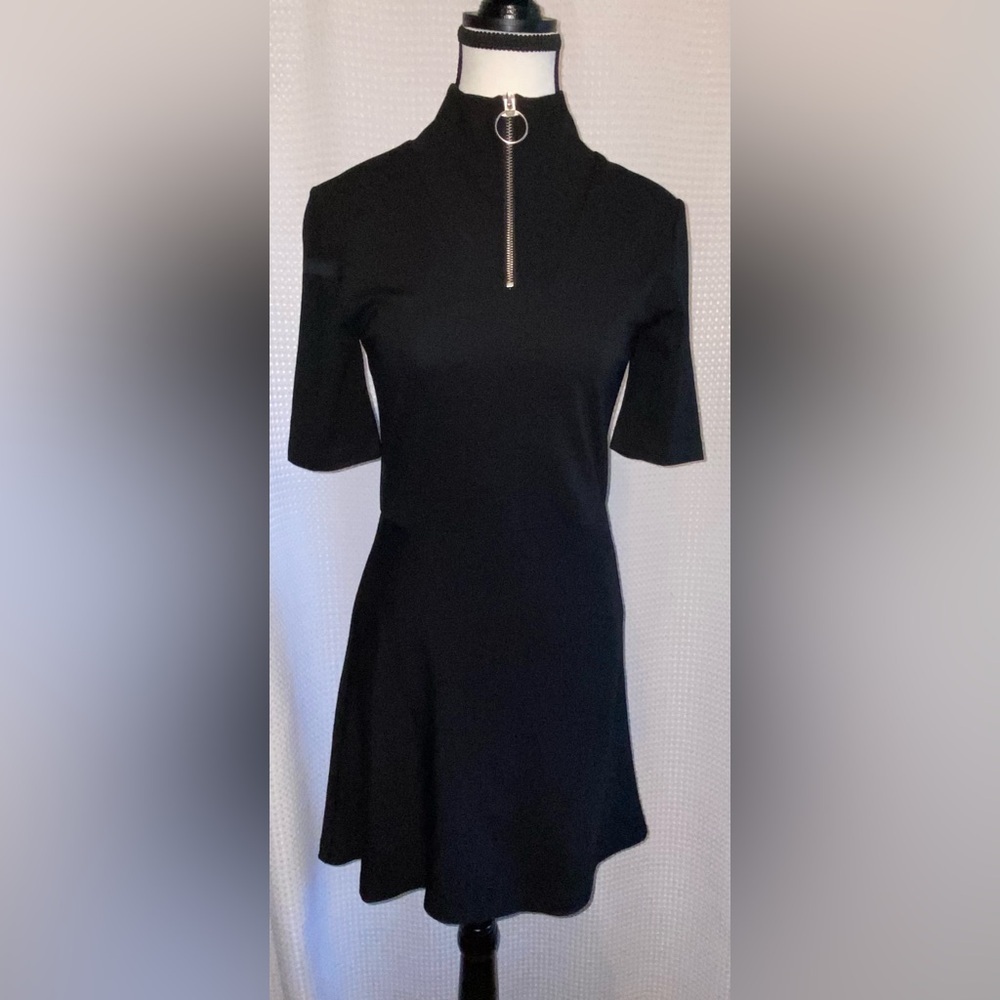 Women’s INWEAR little black dress size small‎